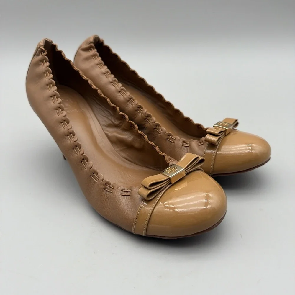 Tory Burch Romy Patent Leather Cap Toe Bow Pumps Heels Womens 8M Tan